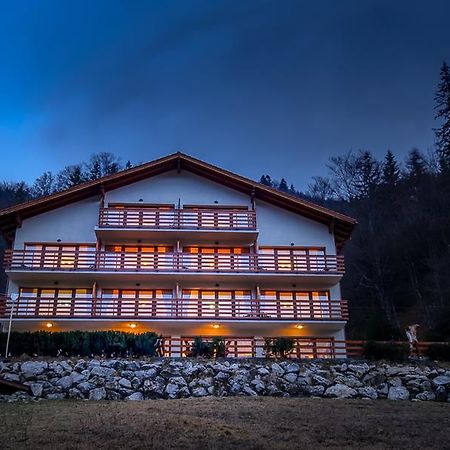 Panorama Pietrei Craiului 호텔 Zărneşti 외부 사진